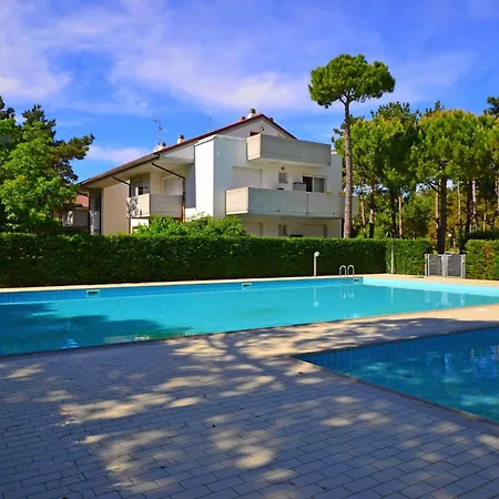 Familiar Flat With Swimming Pool