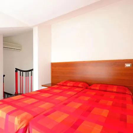 Familiar Flat With Swimming Pool *