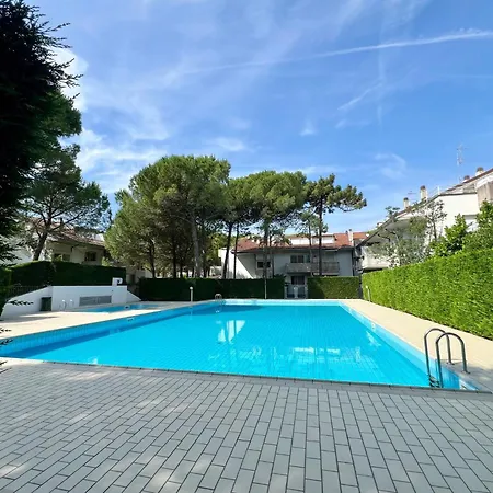 Familiar Flat With Swimming Pool リニャーノ・サッビアドーロ